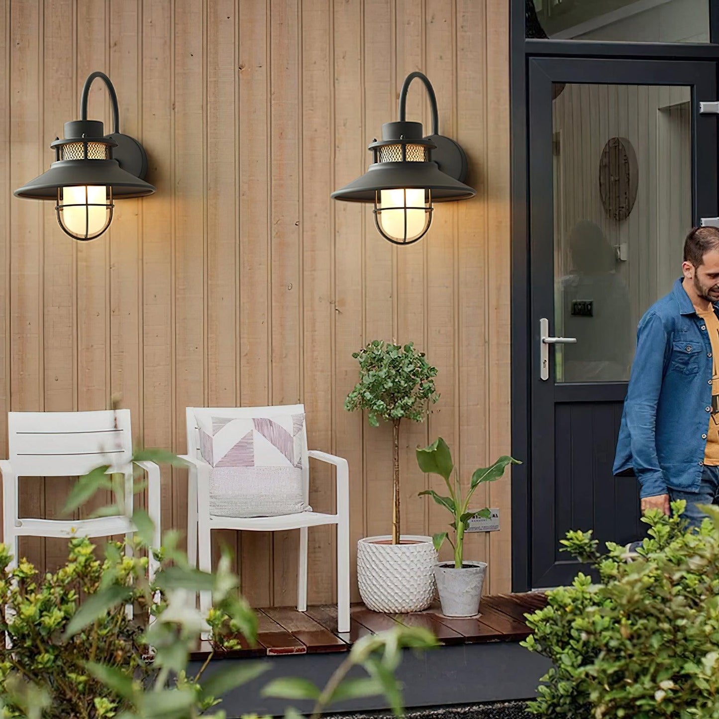 Outdoor Wall Lamp | Industrial Metal Fixture with IP44 Waterproof Rating