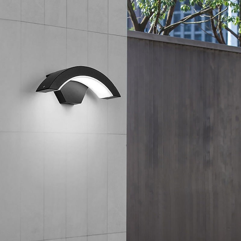 Outdoor Wall Light | IP65 Waterproof Aluminum Fixture with Curved Design
